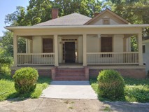 728 Queen St Sw - Photo 1 of 1