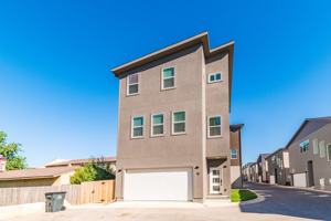 featured image of 1618 W Lawndale Dr #10