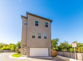 featured image of 1618 W Lawndale Dr #11