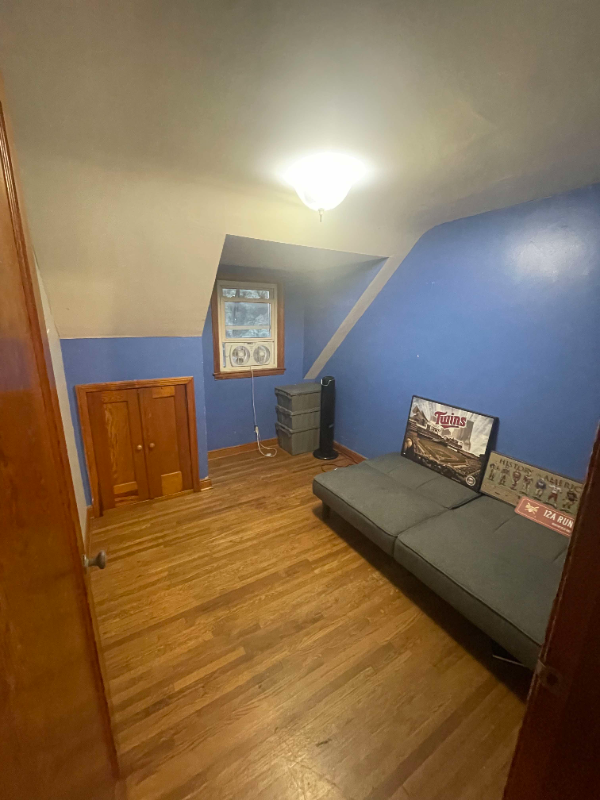 128 2nd Ave Nw #2 - Photo 3 of 5