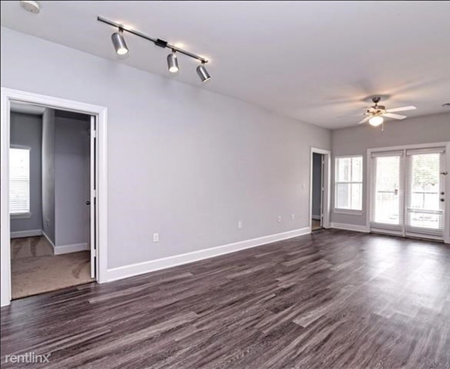 1901 Crossing Park Dr #2204UNIT - Photo 2 of 6