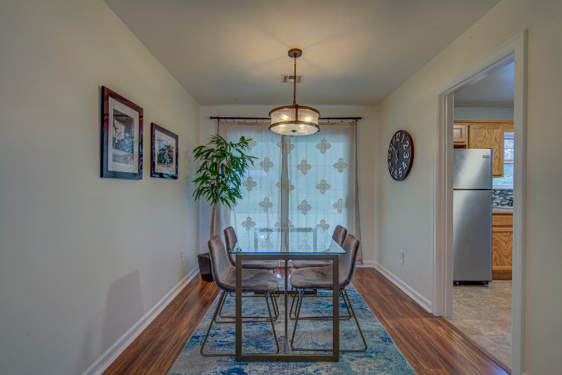 3208 Nw 43rd St - Photo 3 of 12