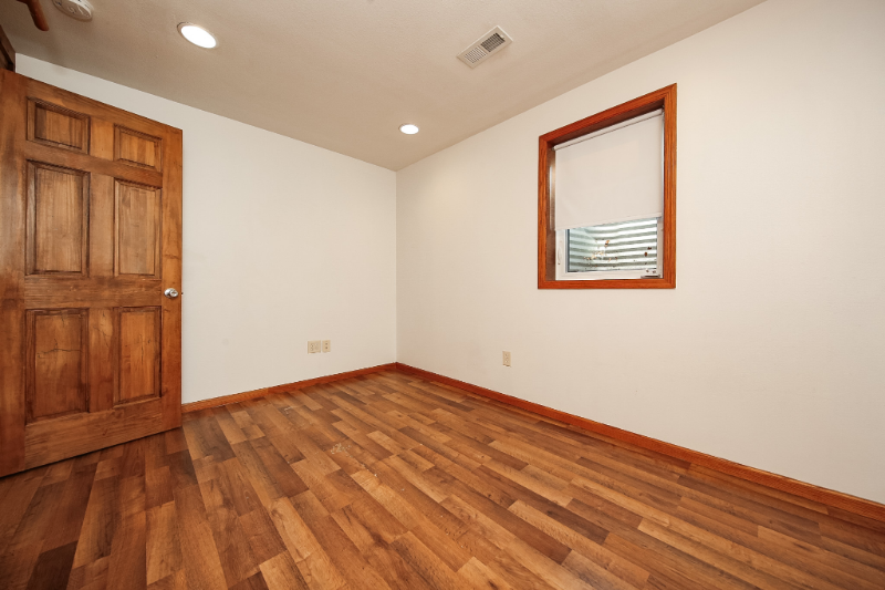 808 S Grange Ave #B - Photo 4 of 23