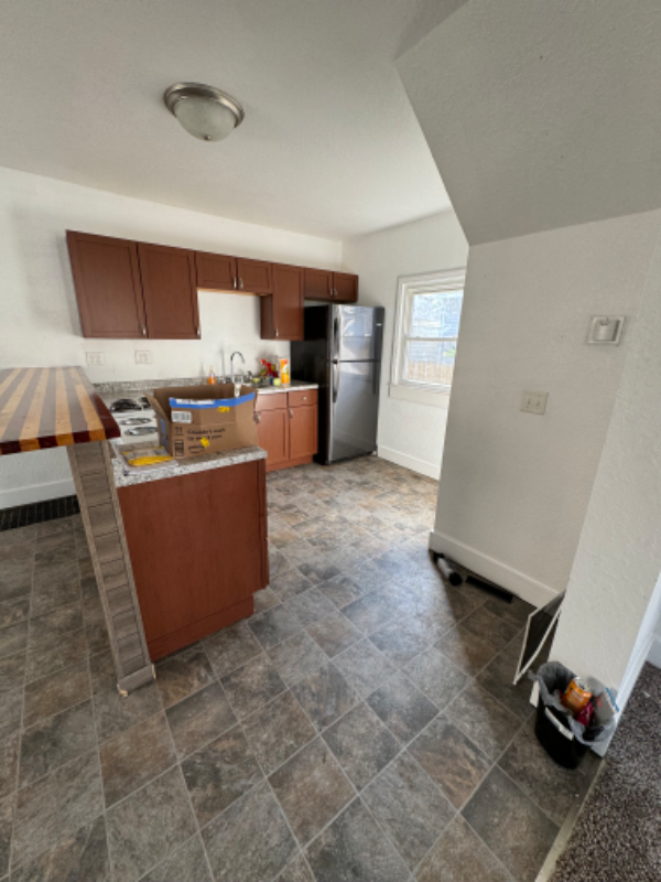 311 W Jackson St - Photo 3 of 8