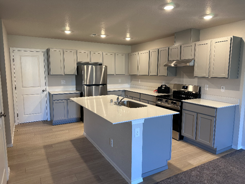 181 E Lupine Ln - Photo 3 of 13