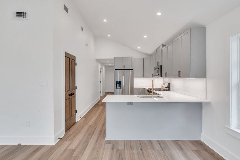 8325 Willow St - Photo 2 of 18