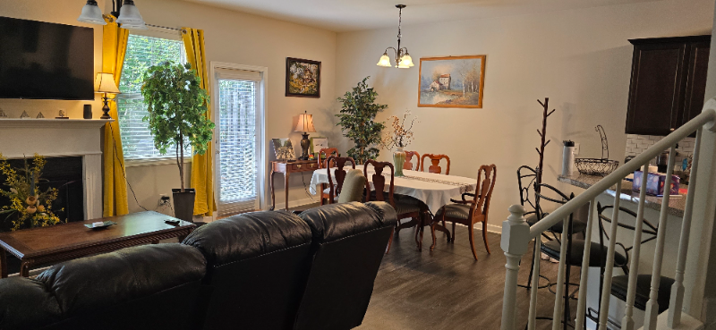 177 Townview Dr - Photo 3 of 20