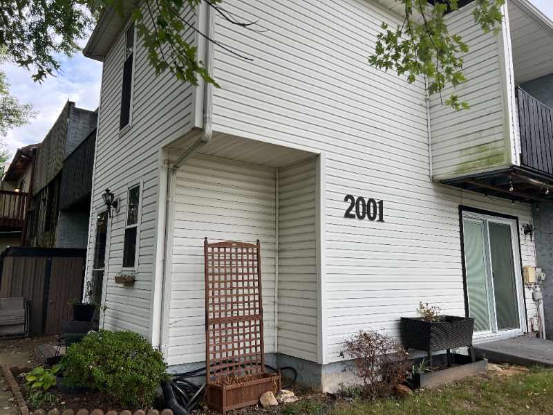 2001 Cervantes Ct - Photo 2 of 15