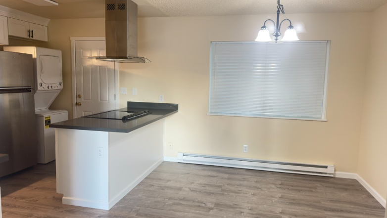 807 1/2 52nd Pl Sw #807-1-2 - Photo 3 of 6