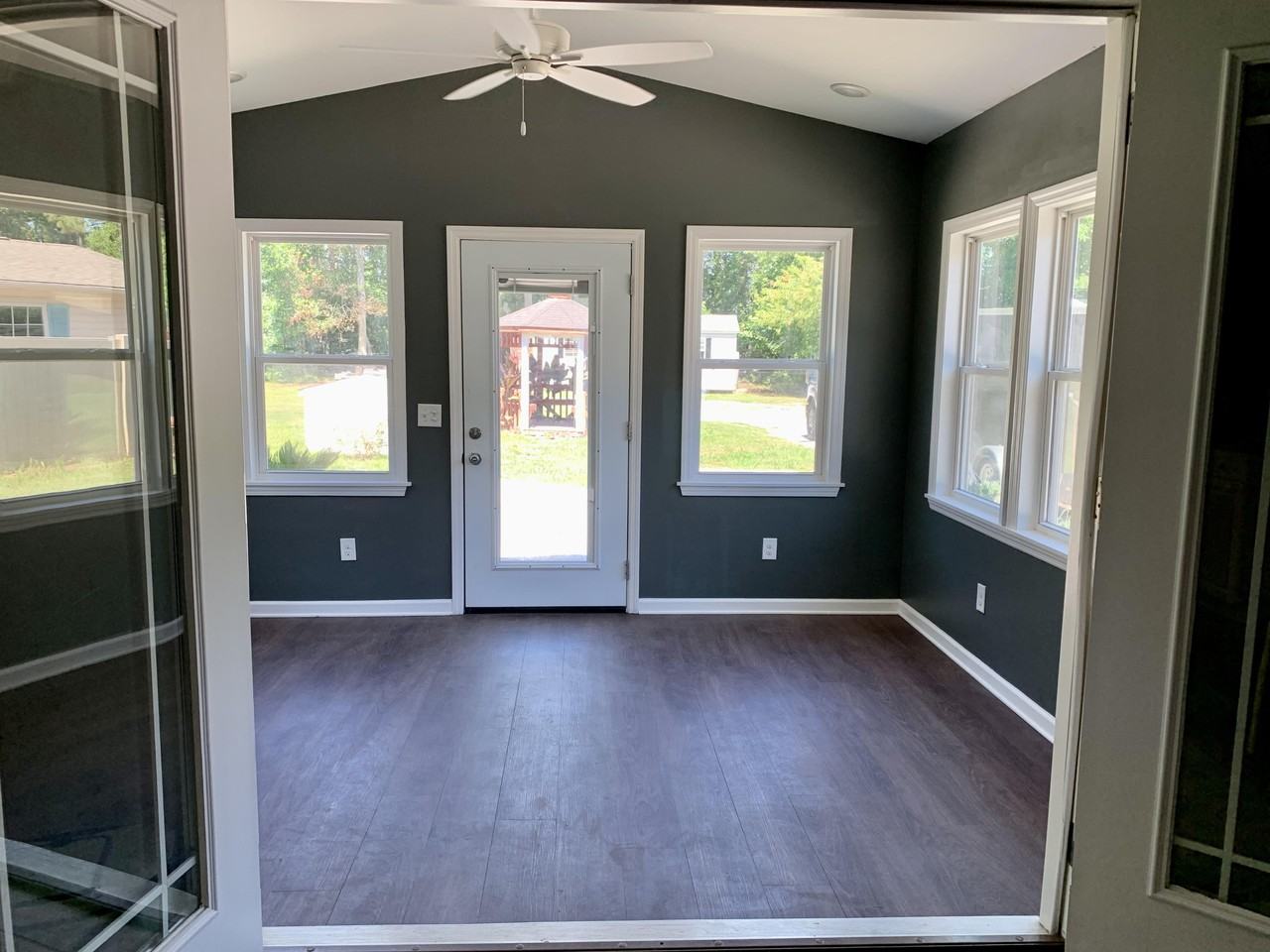 401 Maplewood Dr Nw #NA - Photo 3 of 11