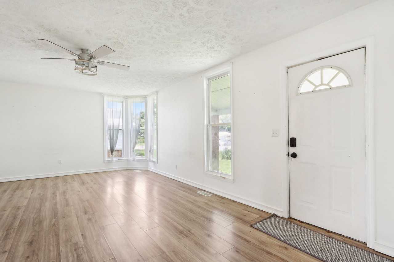 104 E Wabash St #NA - Photo 2 of 24