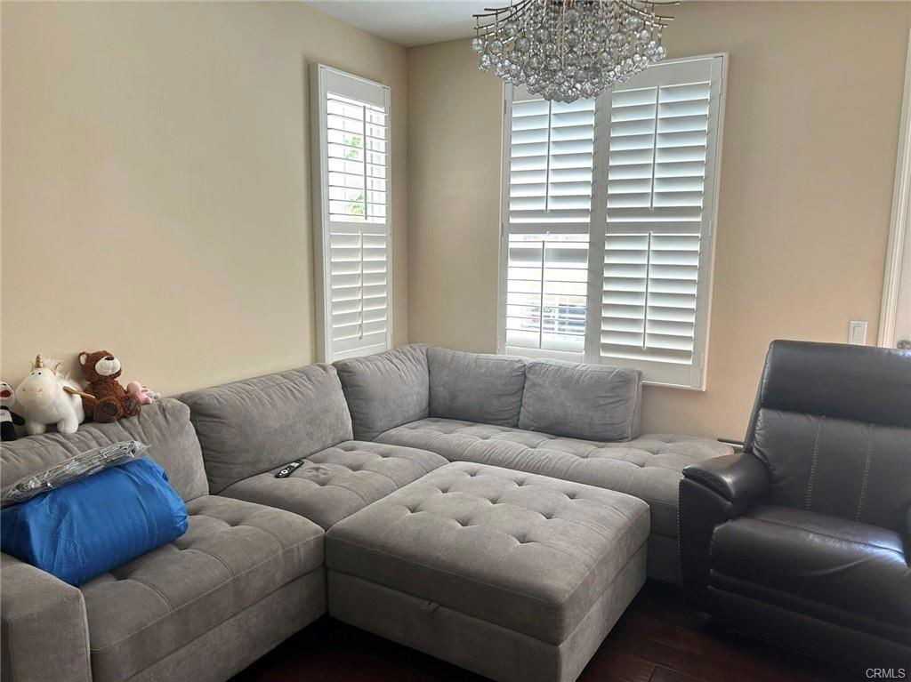 18 Duet - Photo 2 of 8