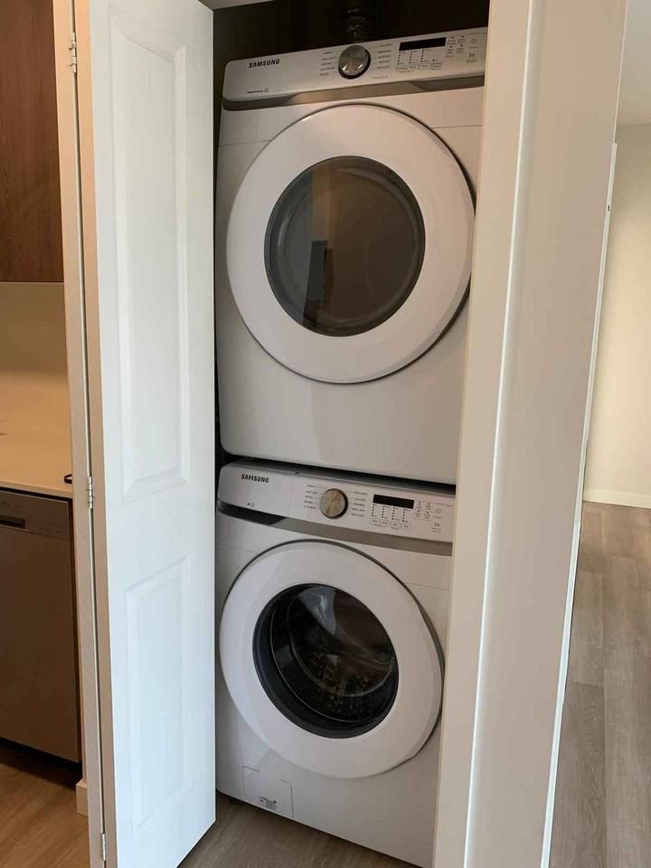 815 Orono Avenue - Photo 3 of 12