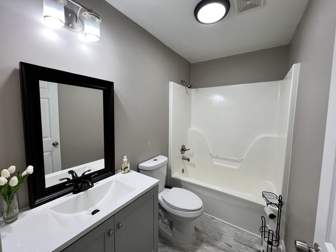 Remington Court Southeast - Photo 5 of 6