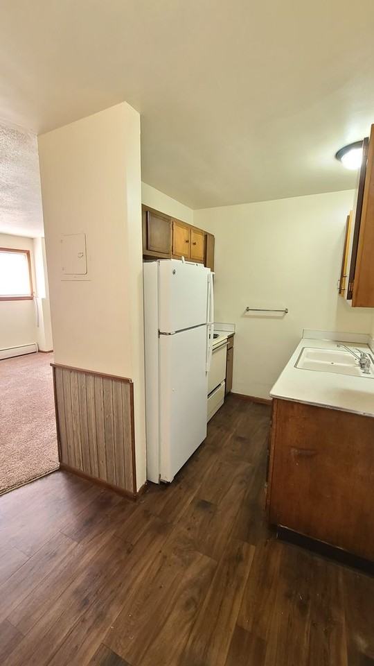 College Park Apartments - Photo 7 of 33