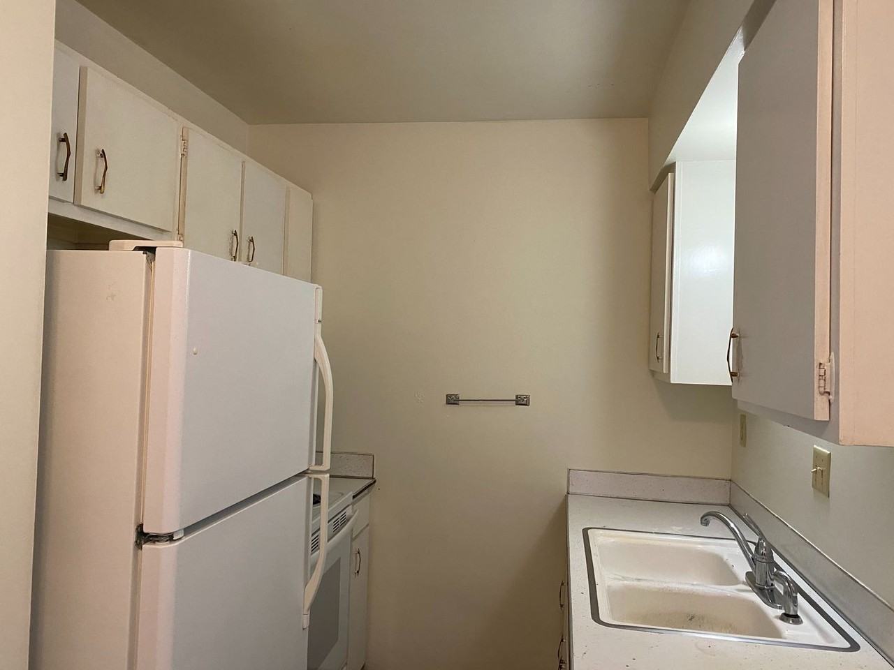 College Park Apartments - Photo 7 of 34