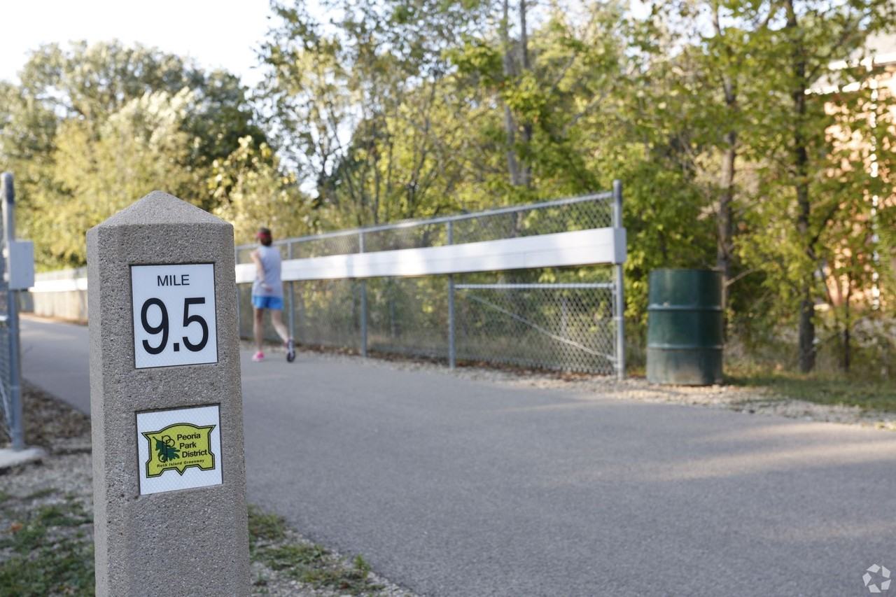 Versailles Apartments - Photo 2 of 19