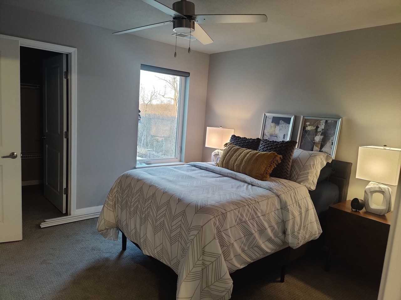 Silverleaf Apartments: Where Luxury Meets Comfort - Photo 7 of 27