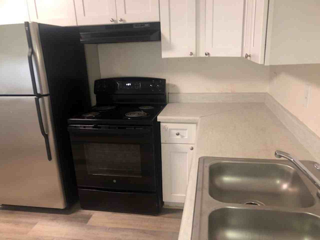 423 423 Edgegreen Drive - Photo 4 of 12