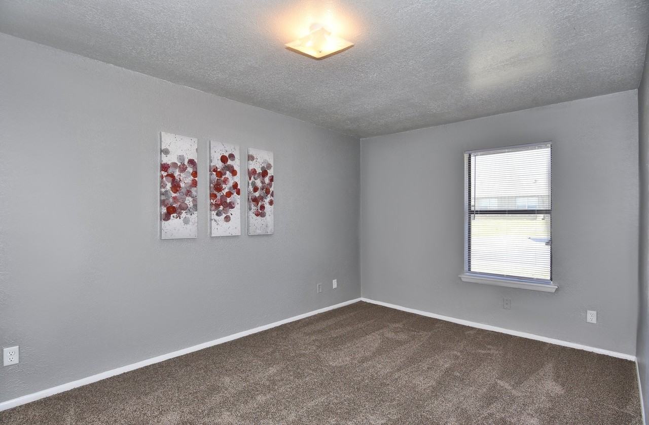 Summerstone Duplexes - Photo 6 of 15