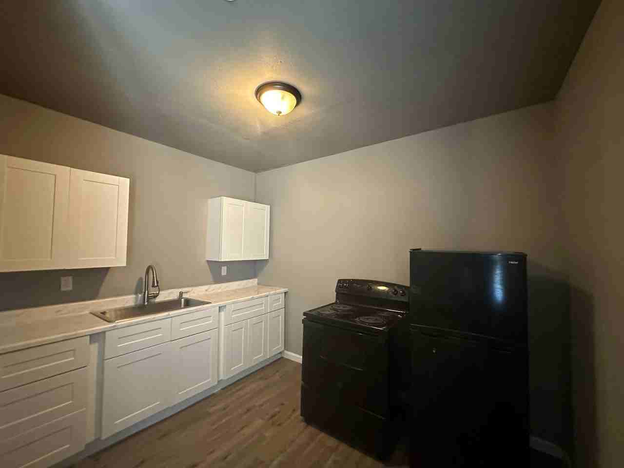 Mirror mirror on the wall this apartment is great for all! - Photo 2 of 7