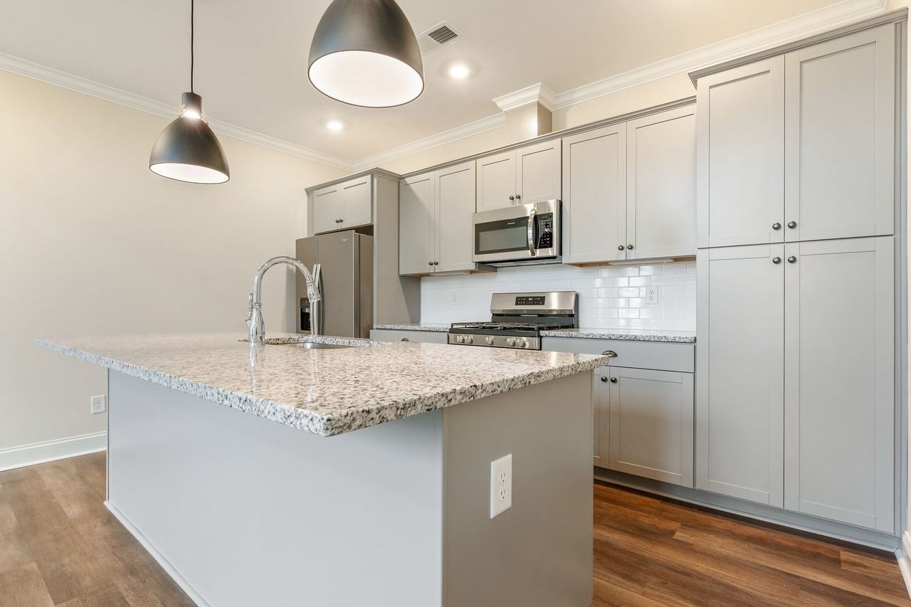 3540 Brayfield Ln - Photo 4 of 20