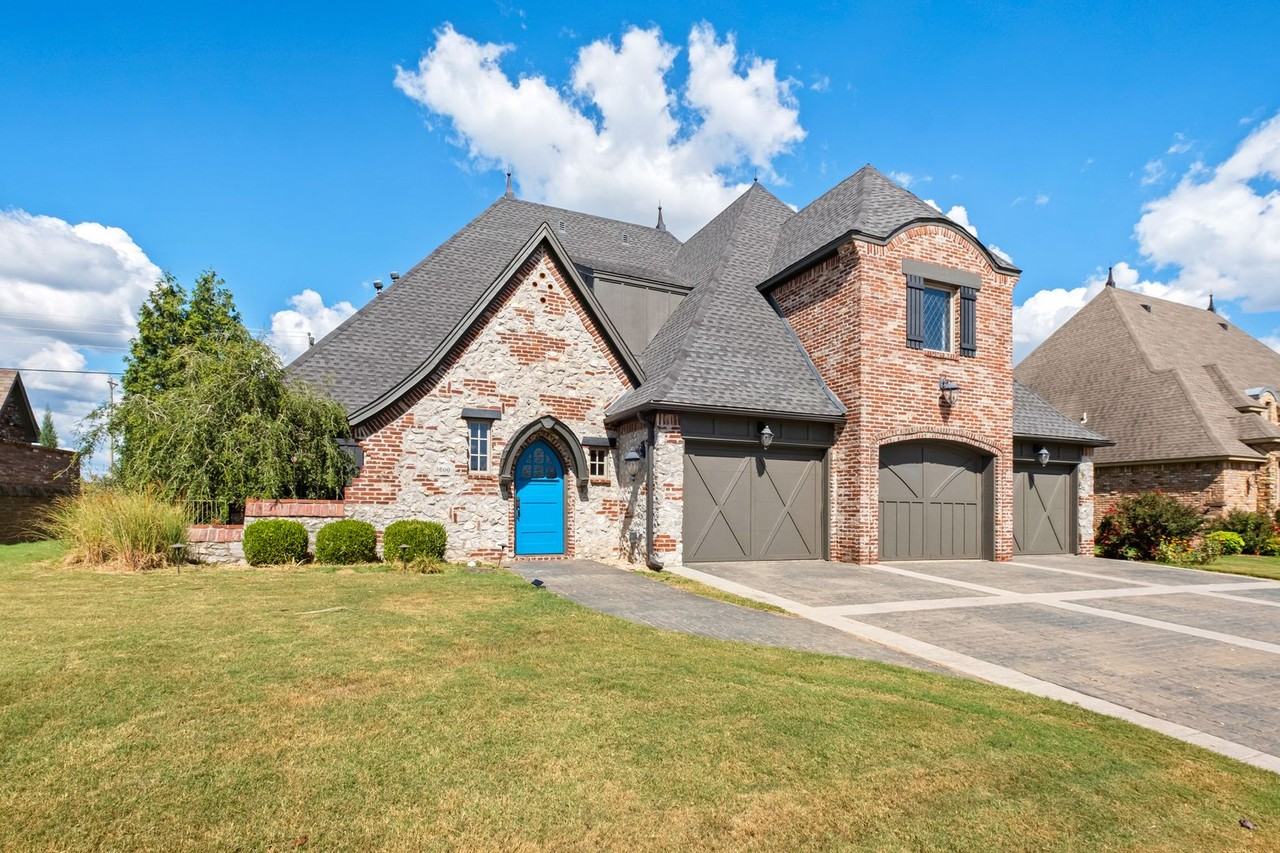 3600 Sw Champagne Ave - Photo 2 of 30