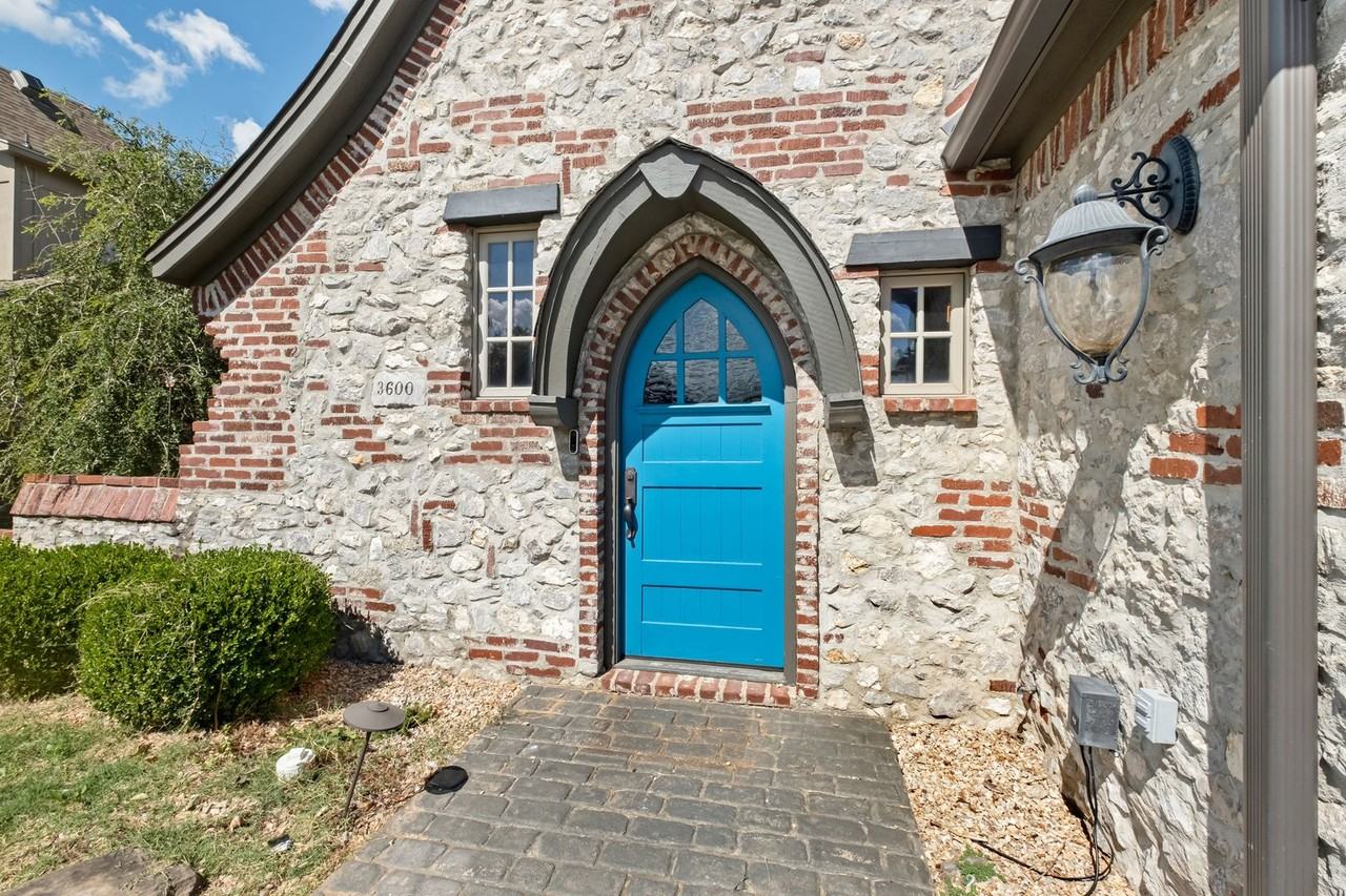 3600 Sw Champagne Ave - Photo 3 of 30