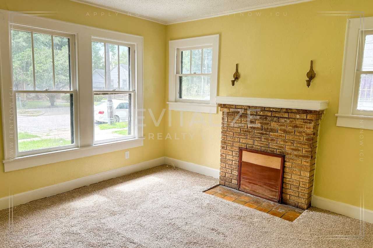 1255 Leo St - Photo 2 of 22