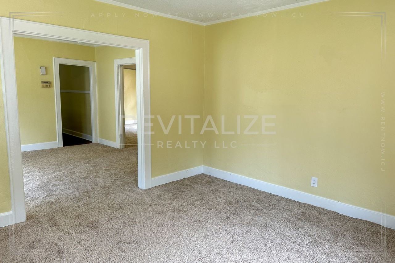 1255 Leo St - Photo 3 of 22