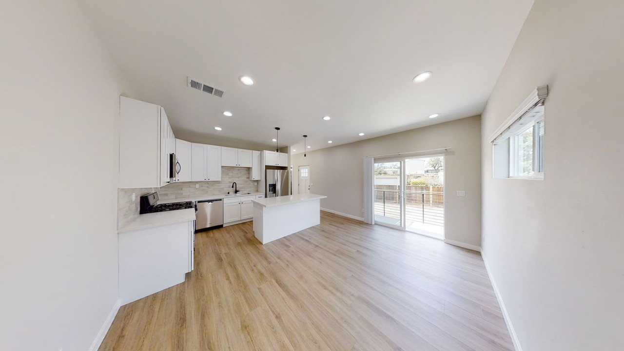 5226 Tipton St - Photo 6 of 21