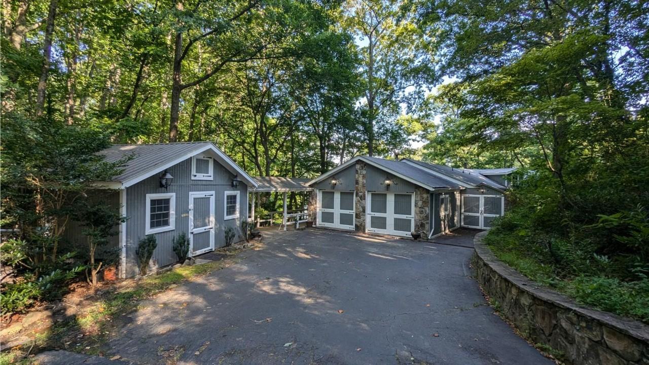 2965 Goble Dr - Photo 2 of 46