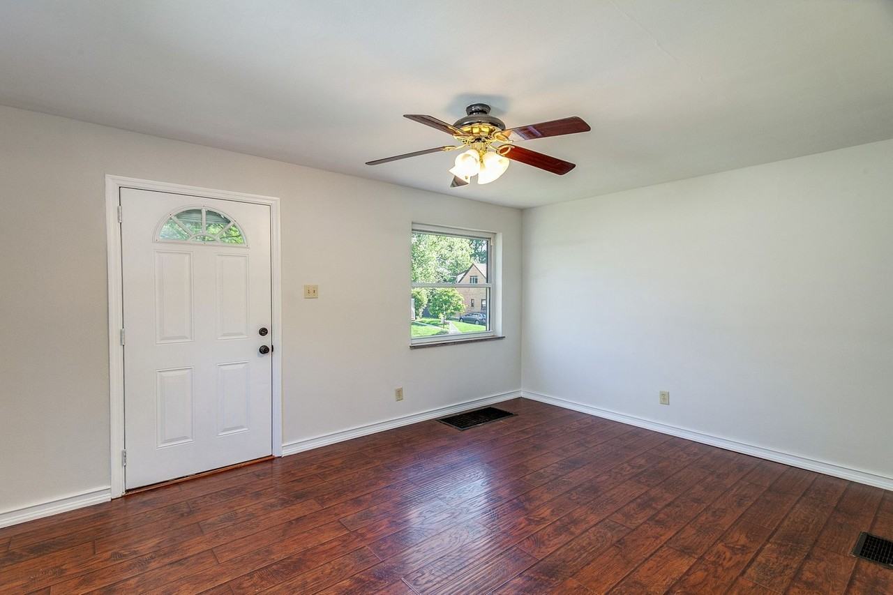 5571 Clearview Ave - Photo 3 of 37