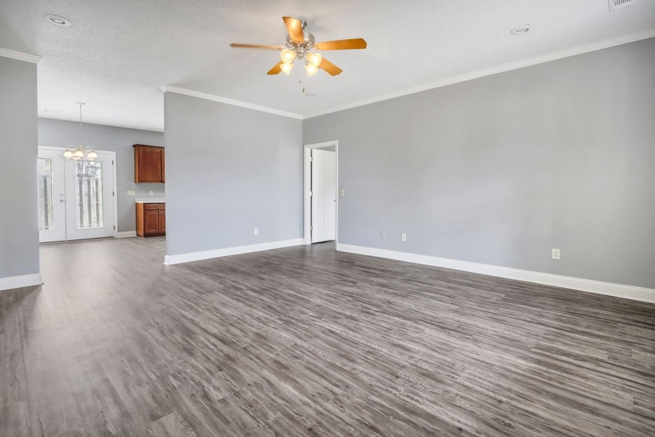 139 Ivey St - Photo 4 of 23