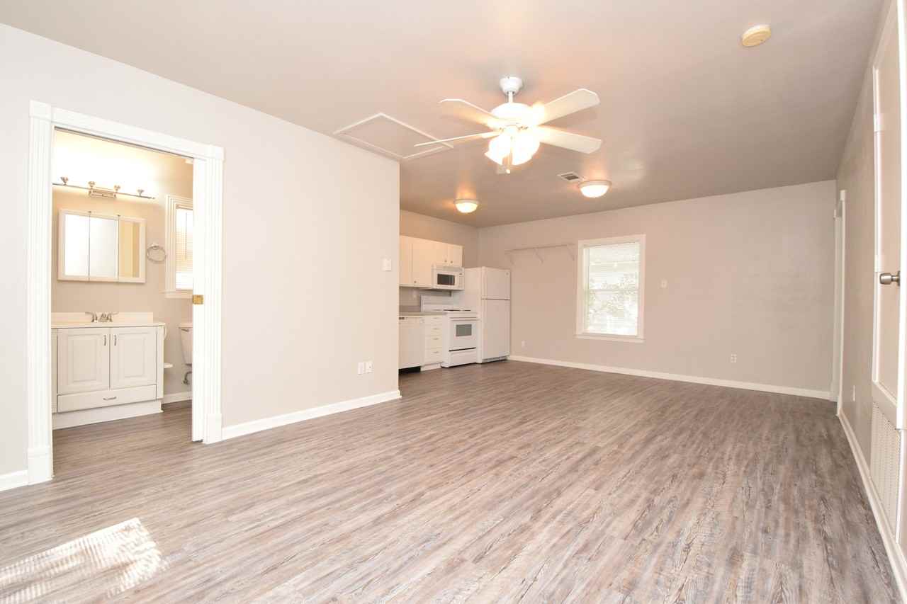 Ave H-5207 - Photo 3 of 15