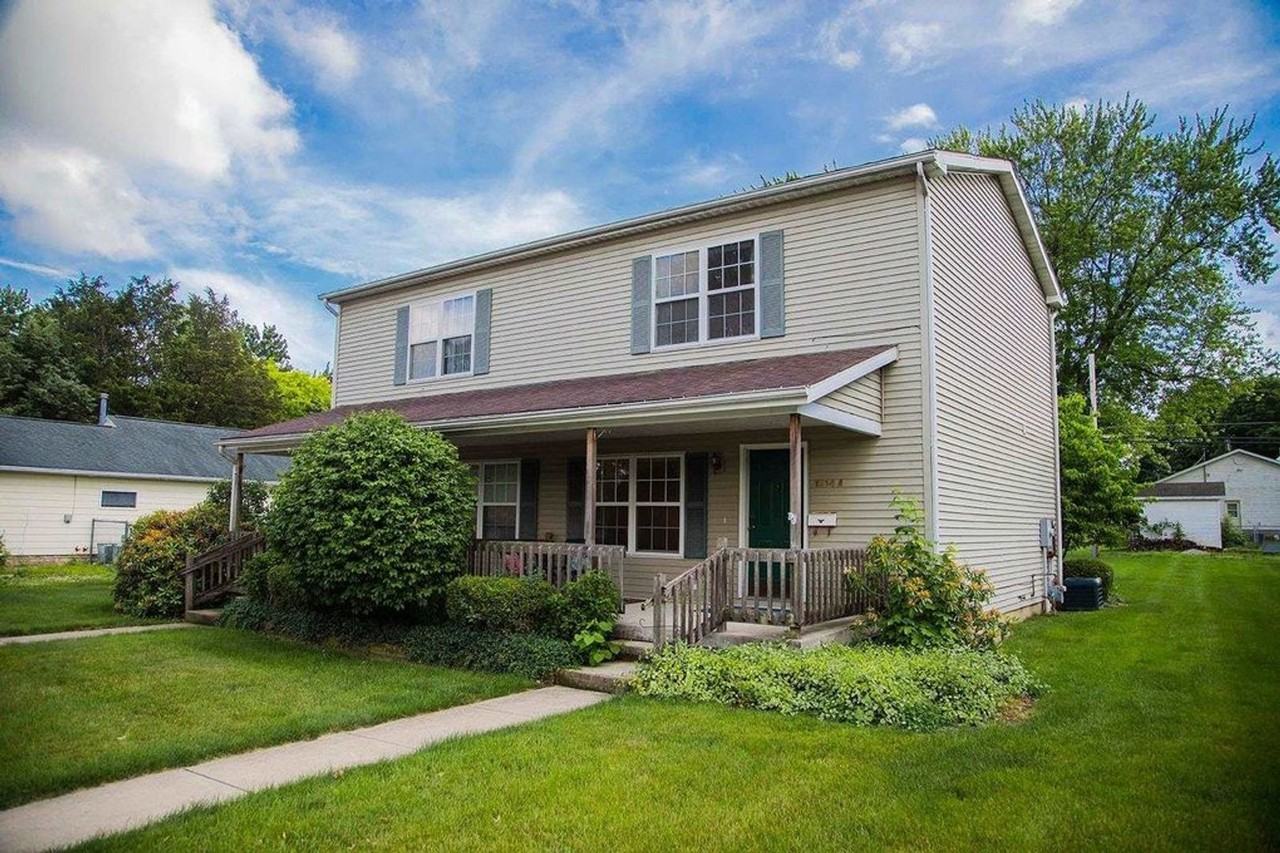 1214 Clarke - Photo 2 of 10