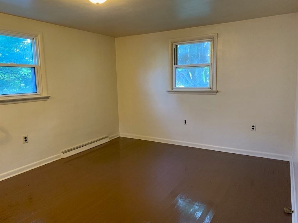 435 N Pitt St - Photo 3 of 9