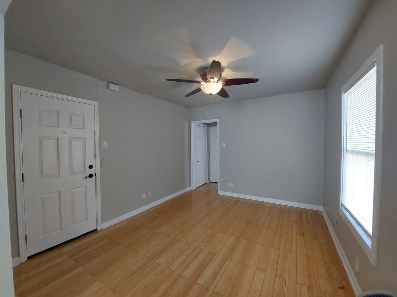 Eleanor 455 - Photo 3 of 10