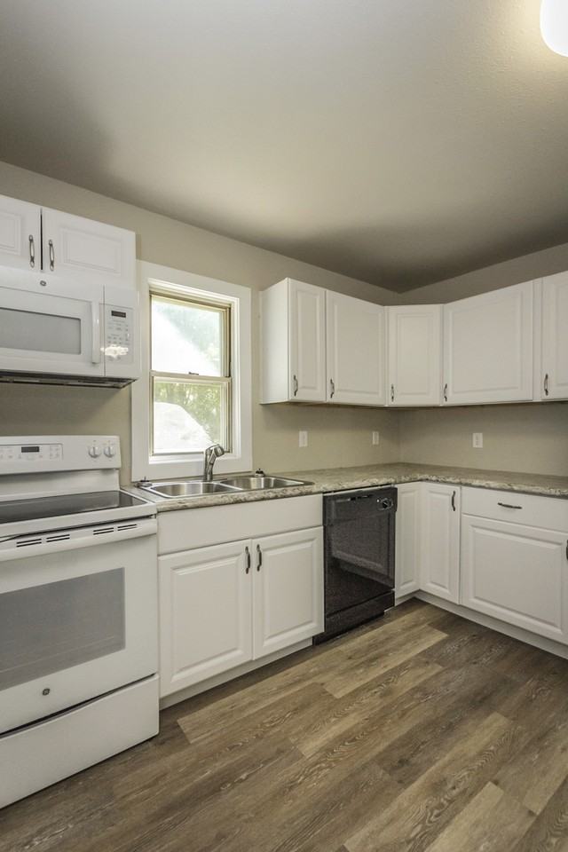 2807 Oxford St - Photo 4 of 16