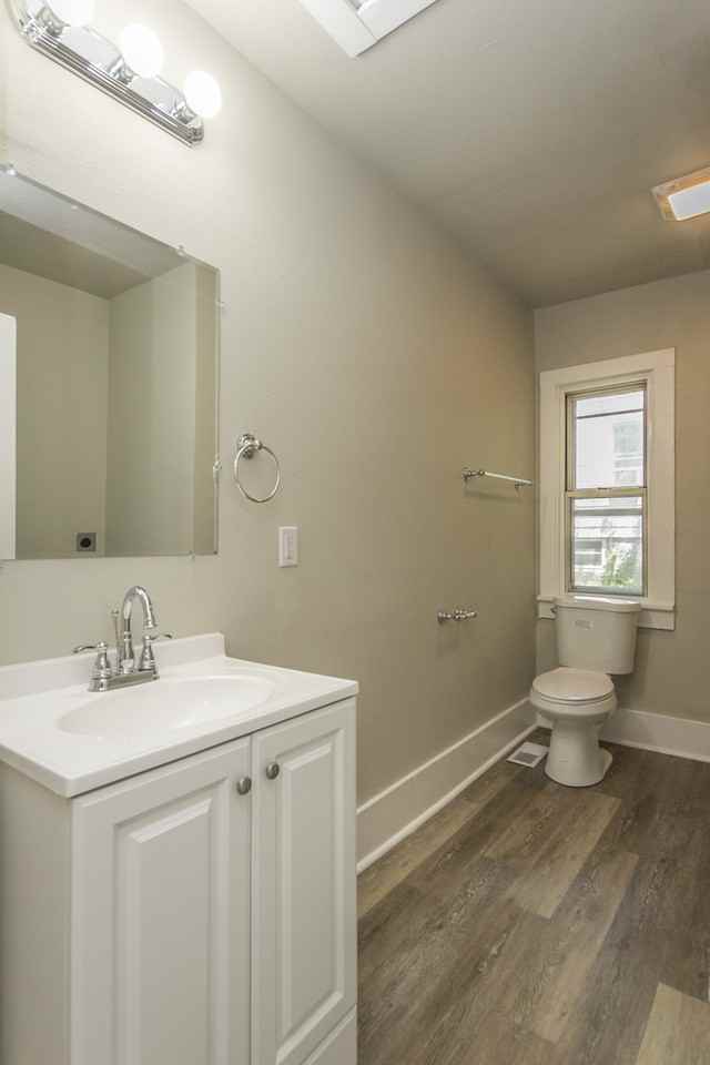2807 Oxford St - Photo 5 of 16