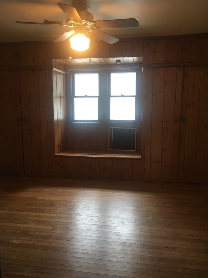 1210 S Lincoln St - Photo 2 of 34