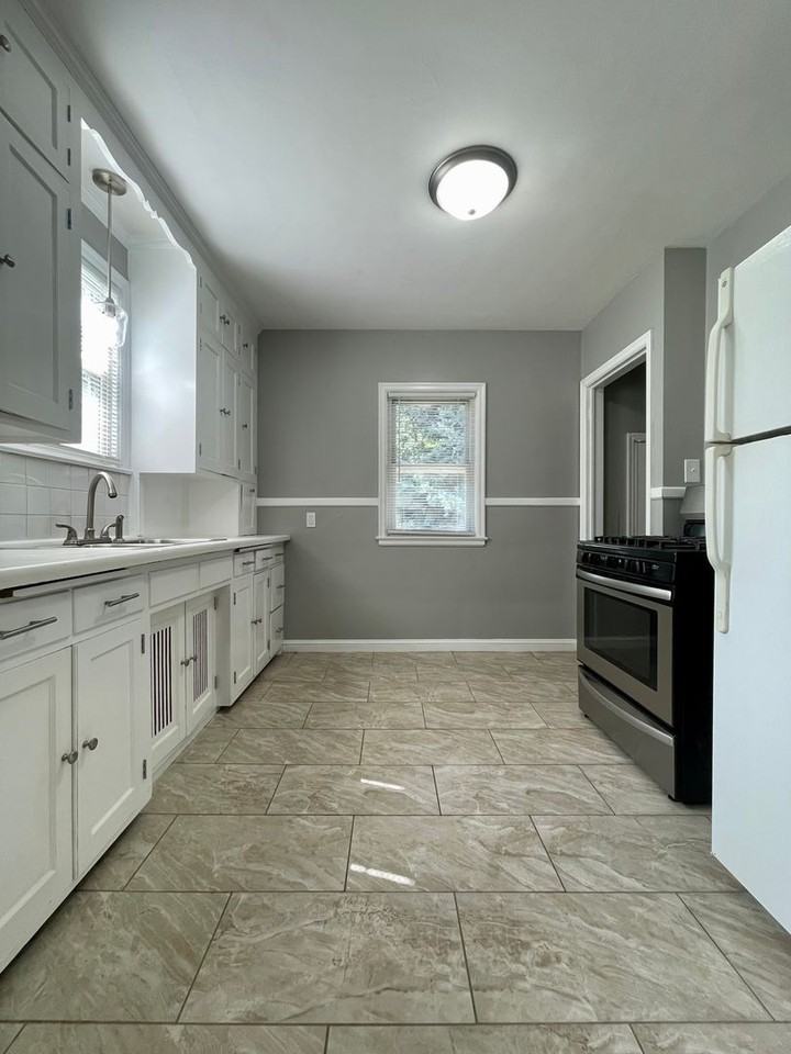 4355 Oliver Ave N - Photo 4 of 6