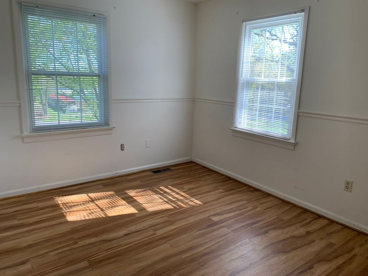 114 Southampton Ct #1 - Photo 5 of 34