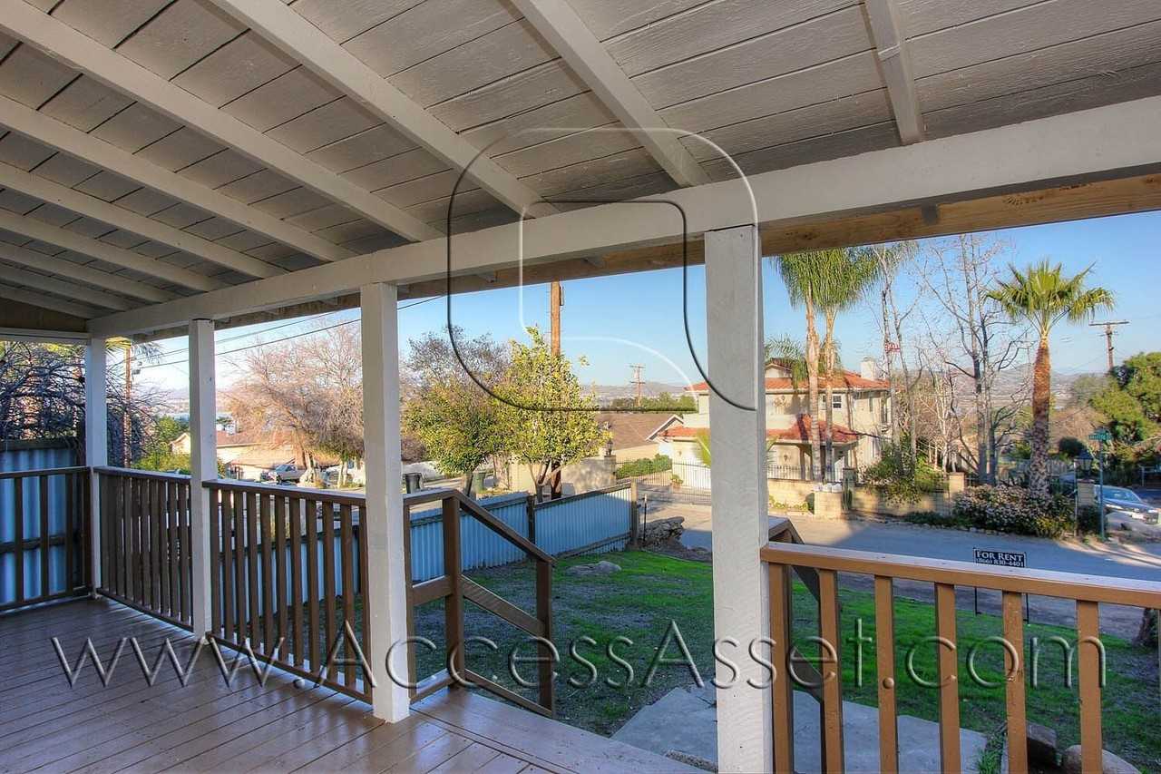 33243 Gillette St - Photo 2 of 14