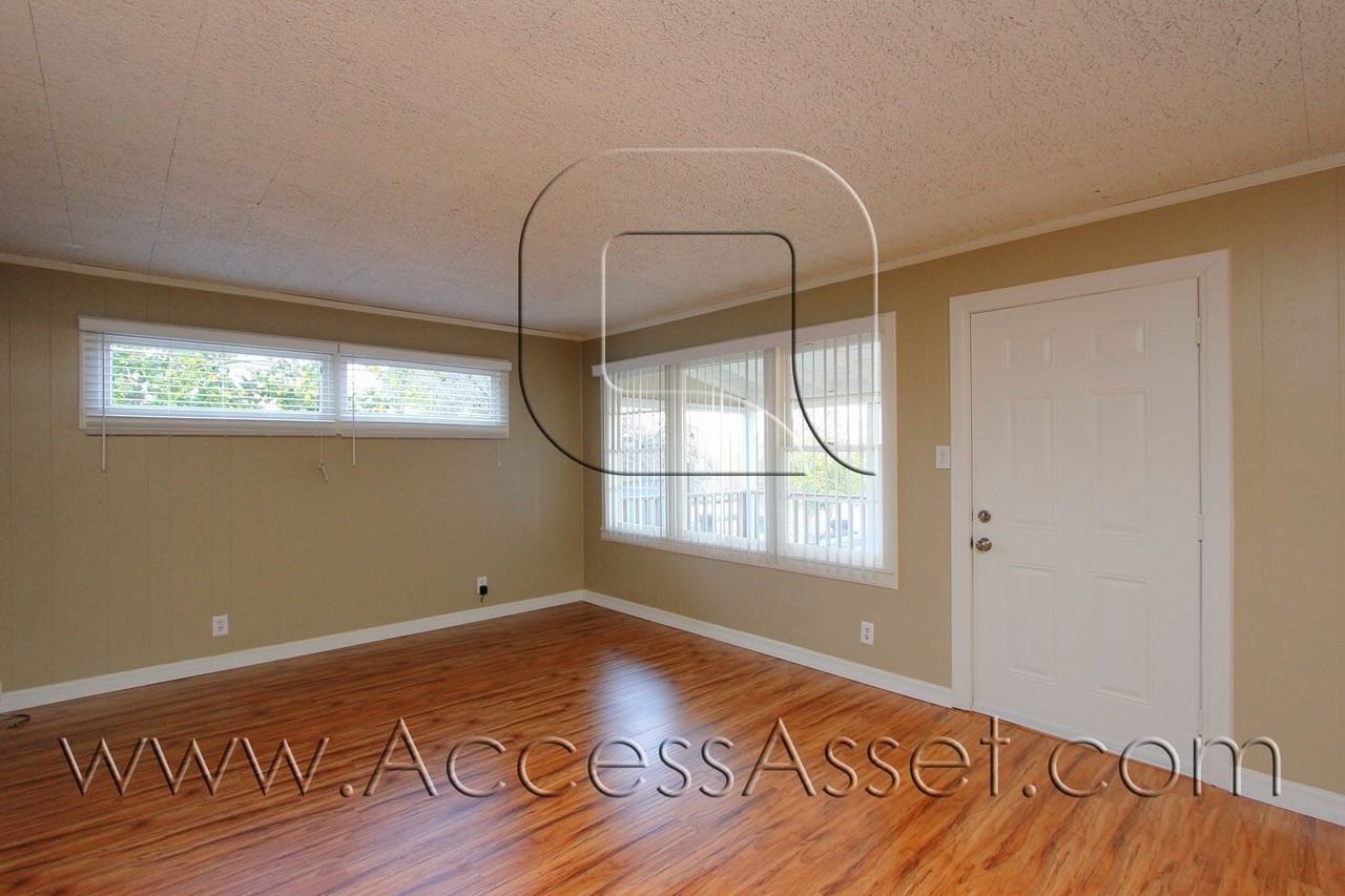 33243 Gillette St - Photo 5 of 14