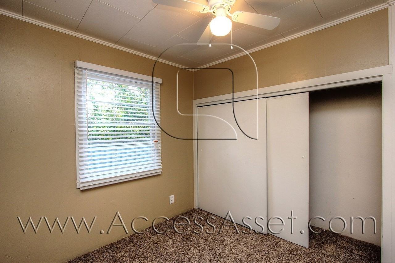 33243 Gillette St - Photo 7 of 14