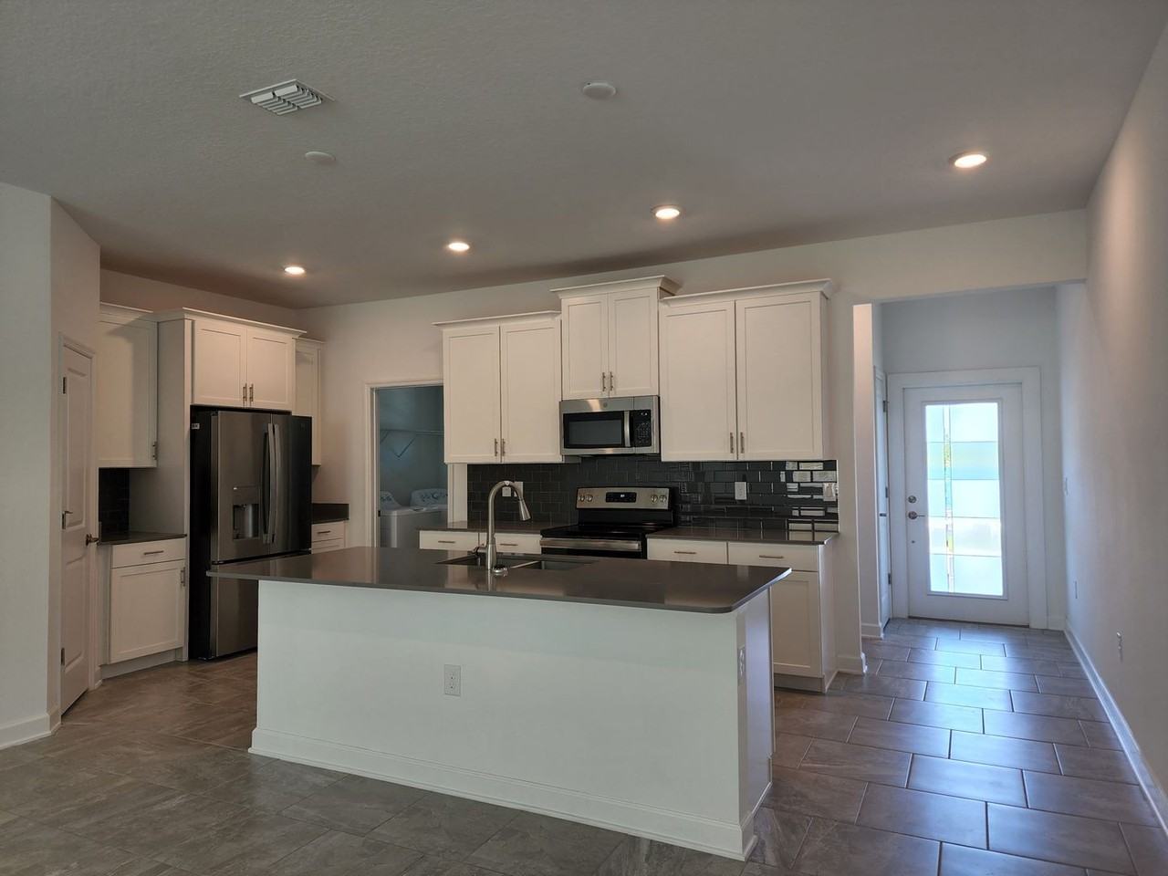 2991 Addison Blvd - Photo 3 of 16