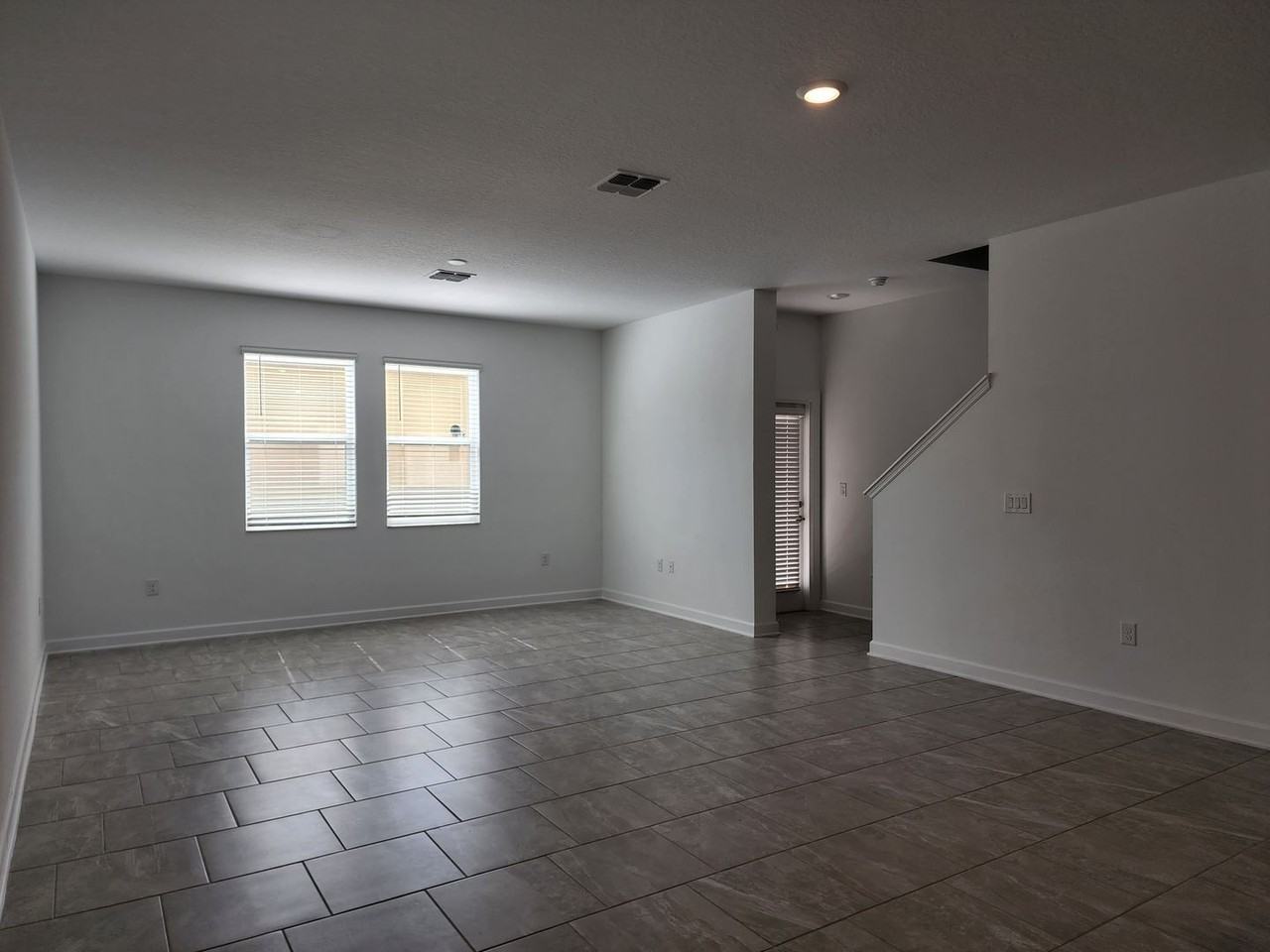 2991 Addison Blvd - Photo 5 of 16