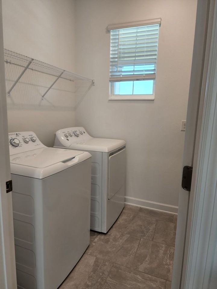 2991 Addison Blvd - Photo 7 of 16