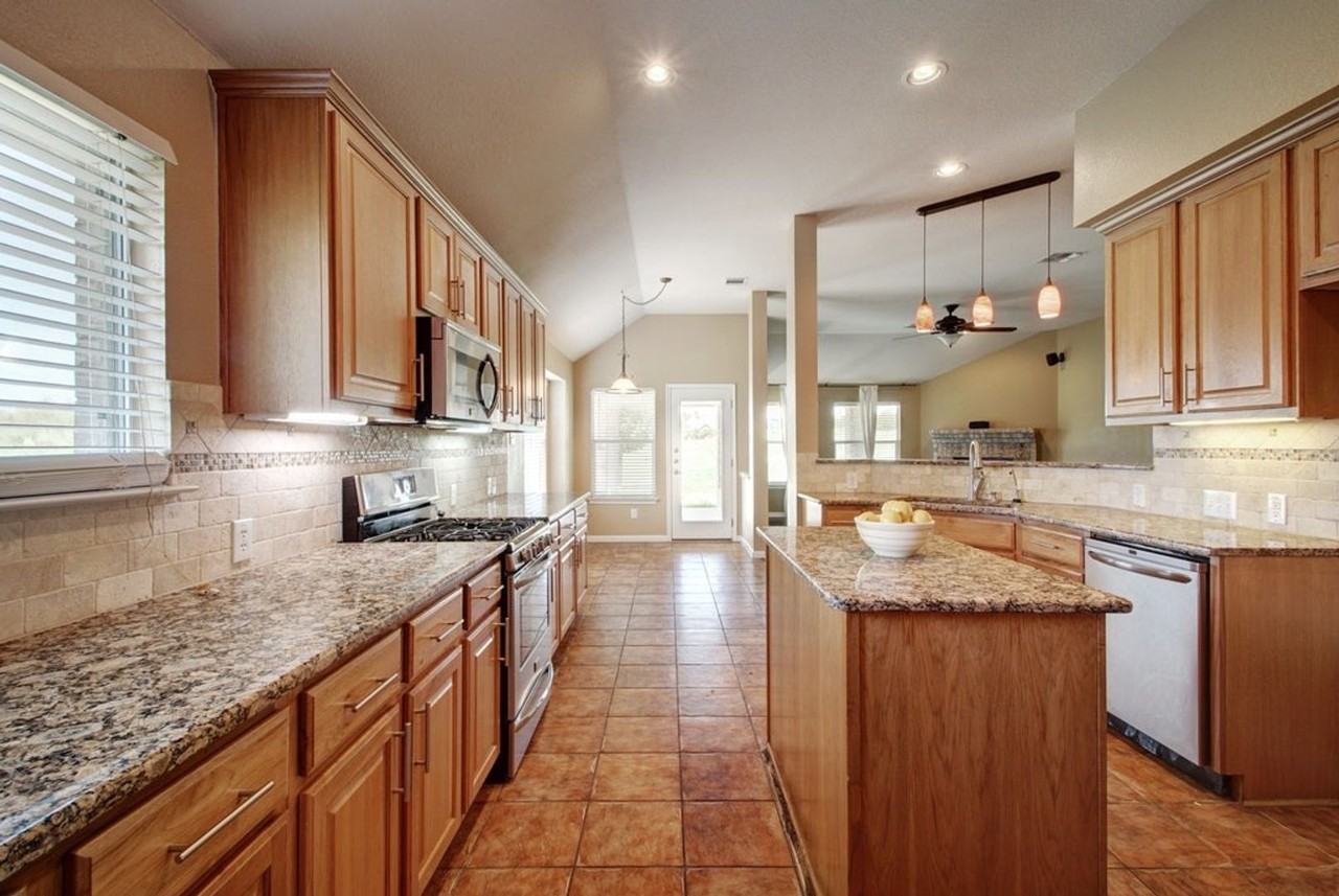 19704 Vilamoura St - Photo 4 of 36